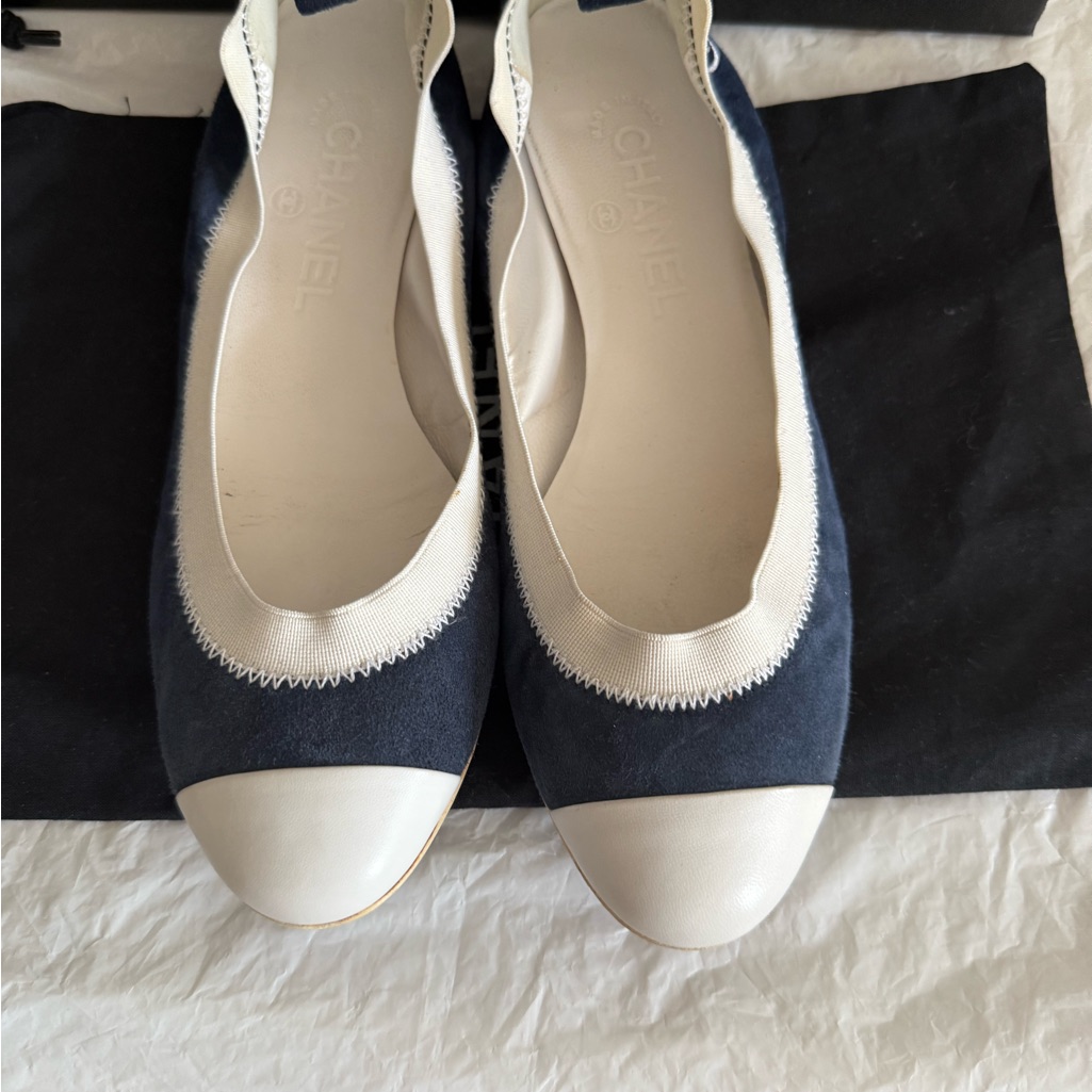 Authentic Chanel Dark Blue And Cream Ballerinas Flats Size 38